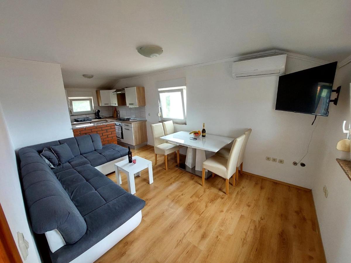 Apartman Zeljo Galižana Εξωτερικό φωτογραφία